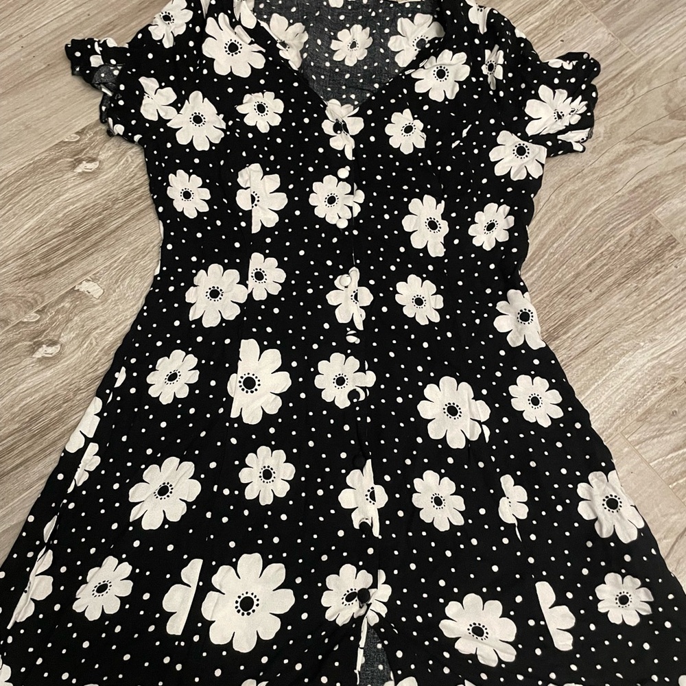 Forever 21 Monochrome Floral Dress